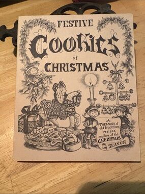 VINTAGE Festive Cookies of Christmas by Norma Jost Voth - True 1st Print 1982